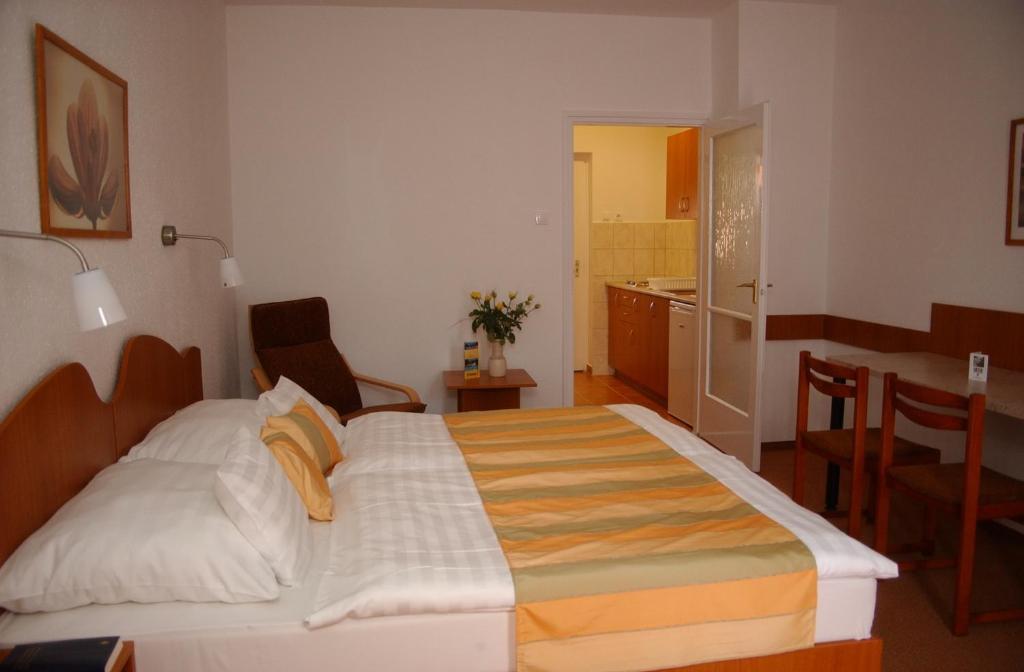 Siesta Club Apartman Harkany Harkány Quarto foto