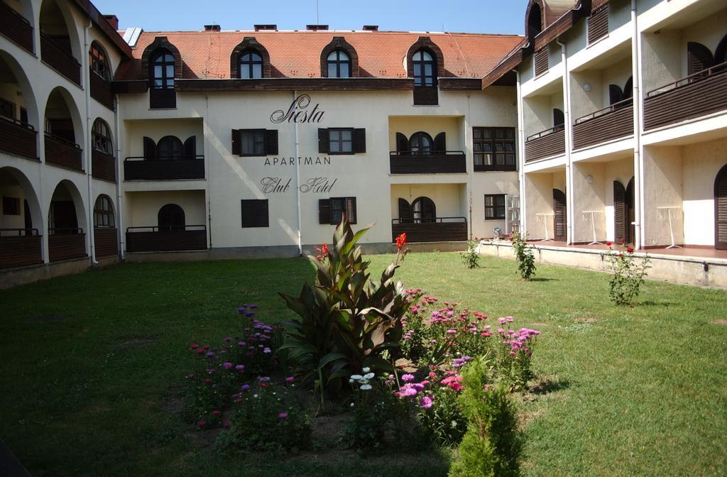Siesta Club Apartman Harkany Harkány Exterior foto
