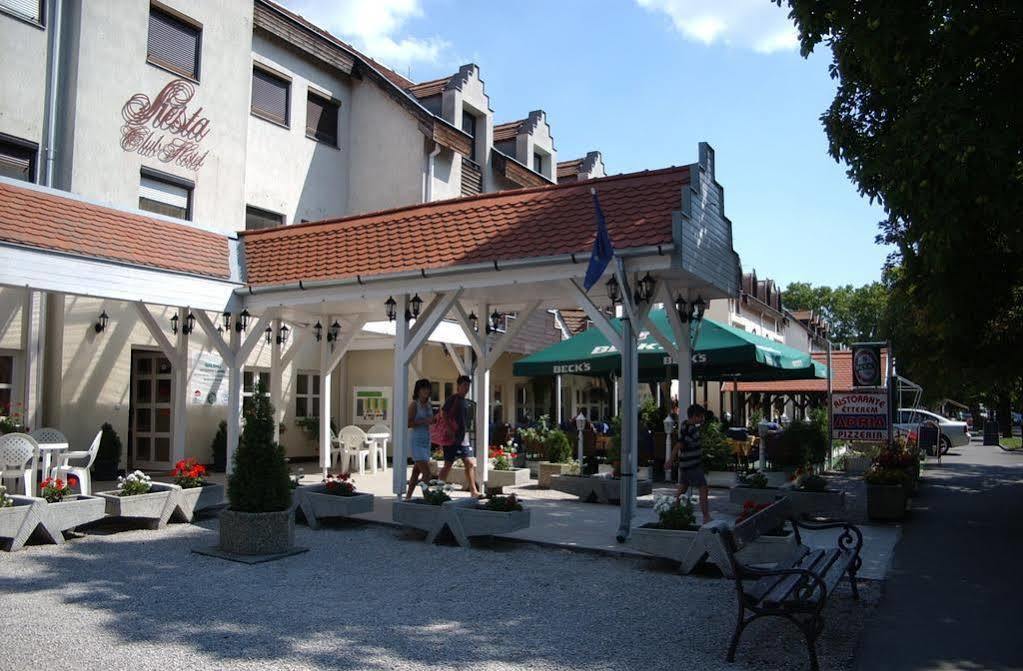 Siesta Club Apartman Harkany Harkány Exterior foto