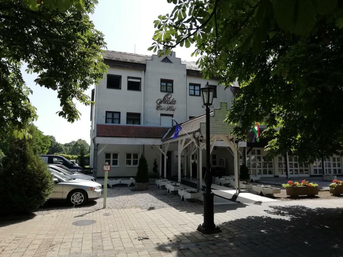 Siesta Club Apartman Harkany Harkány Exterior foto