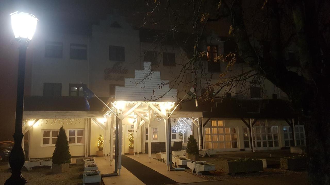 Siesta Club Apartman Harkany Harkány Exterior foto
