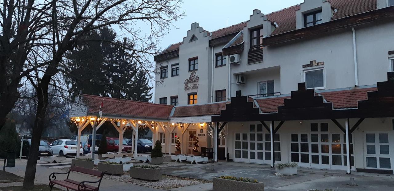 Siesta Club Apartman Harkany Harkány Exterior foto